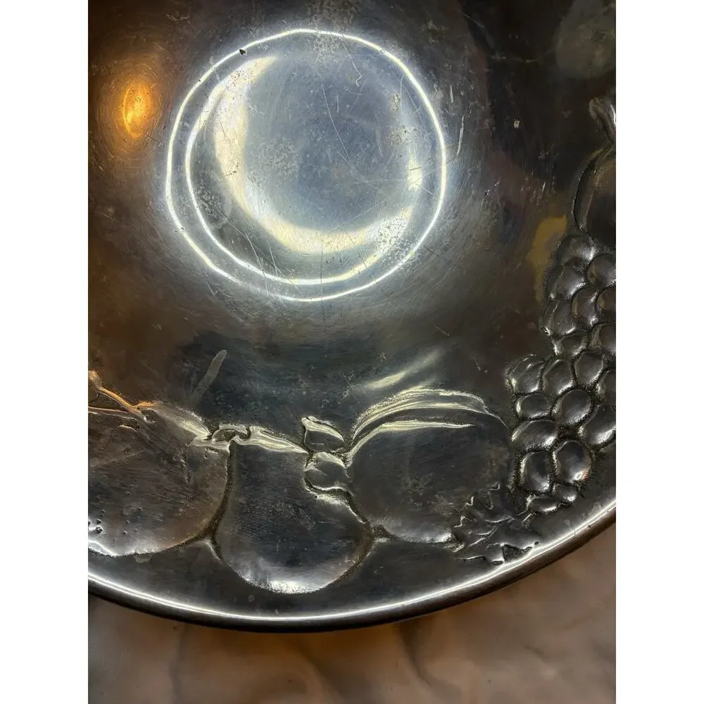 Wilton Pewter Fruit Design Serving Bowl Armetage Round- 13
